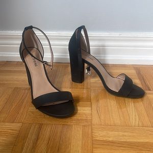 *BRAND NEW CONDITION*Black Sandal Wedge